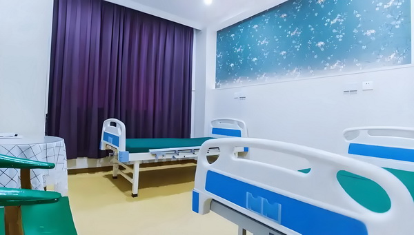 天团皇妃驾到：朕的皇妃太淡定